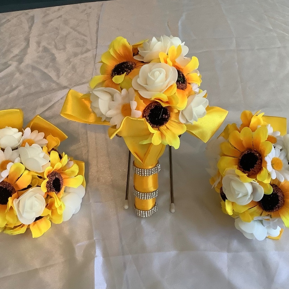 Yellow and White Faux Sunflower Bouquet with Rhinestone-Trim Handle